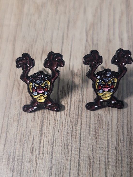 Jewelry - Tazmanian Devil Studback Earrings